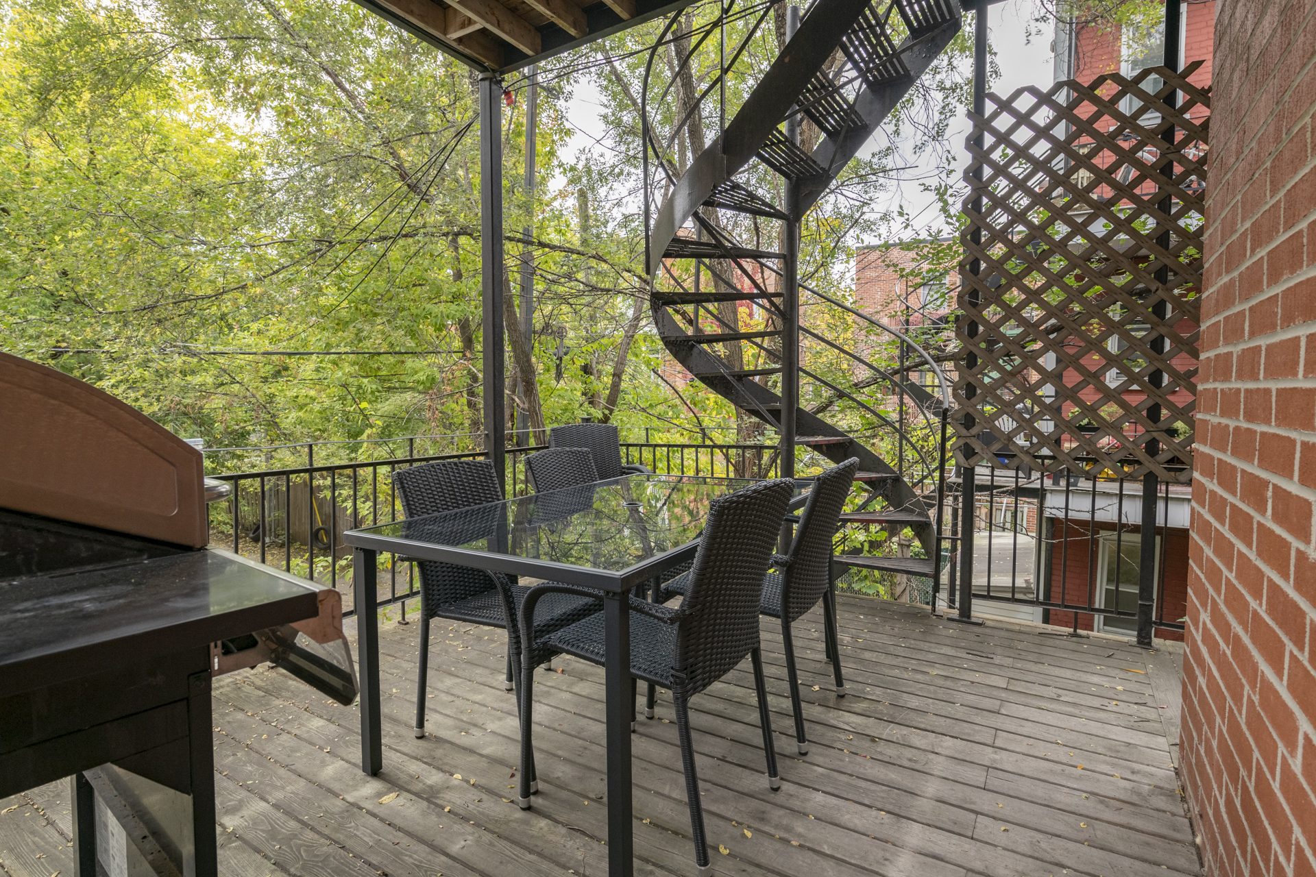 Cozy Laurier: nice patio/terrace with outdoor furniture and BBQ